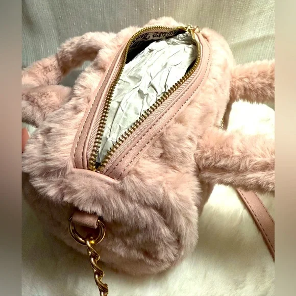 NEW Juicy Couture Pink Fuzzy Roll Crossbody Bag - Picture 6 of 7